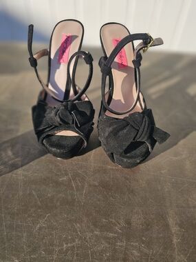 Betsey Johnson Black Velvet Bow Platform Heels Pink Floral Sole Size 7.5